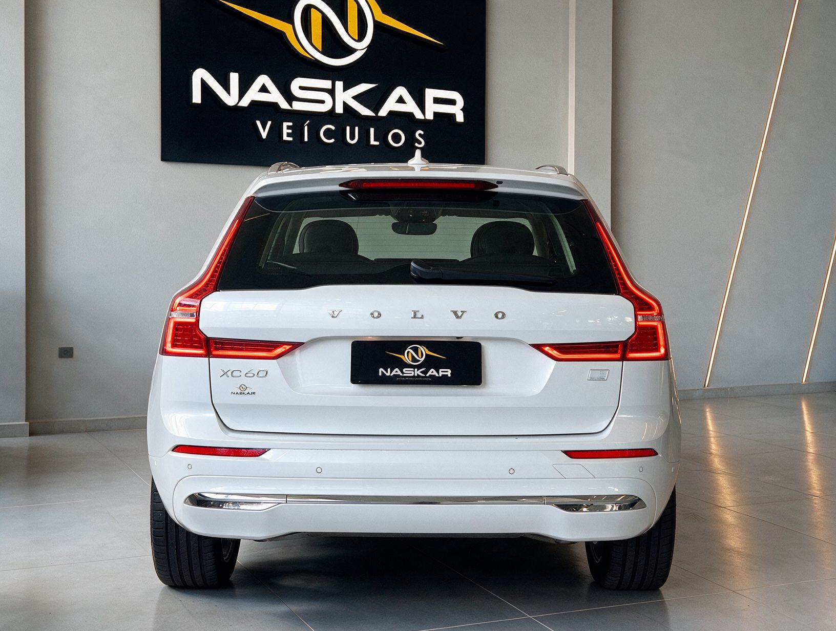 VOLVO XC60 T8 ULTIMATE 2024 — foto 4